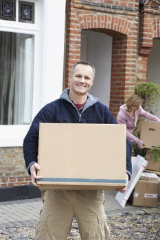 Putney man and van team preparing a safe move with protective planning